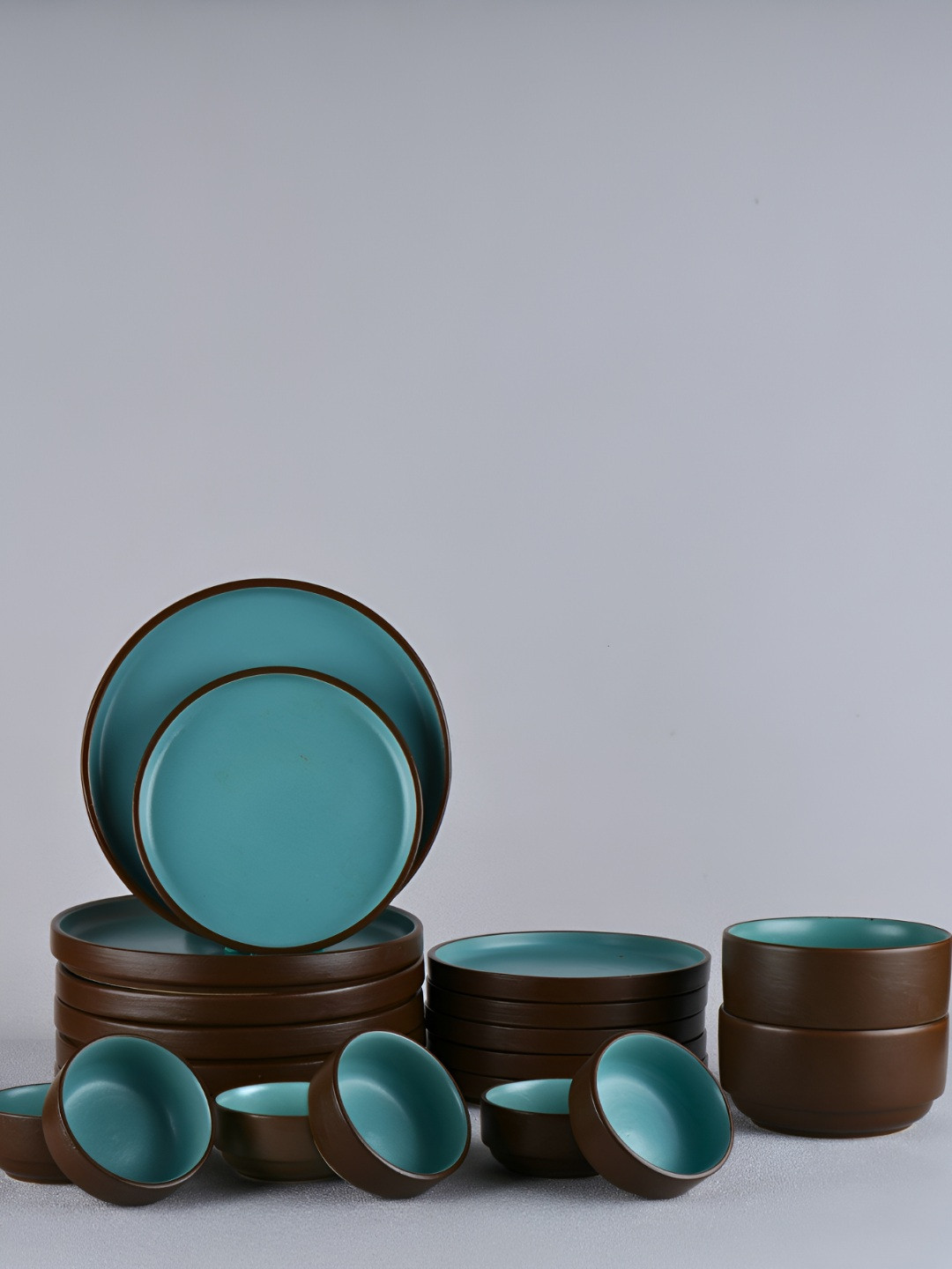 BlackCarrot Blue & Brown 20 Pieces Dishwasher And Microwave Safe Ceramic Dinner Set