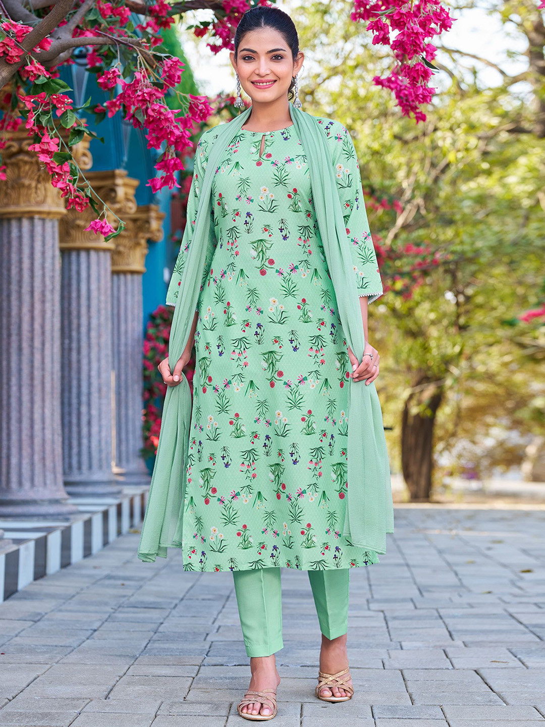 VIBE VISION Floral Printed Keyhole Neck Straight Kurta With Trousers & Dupatta