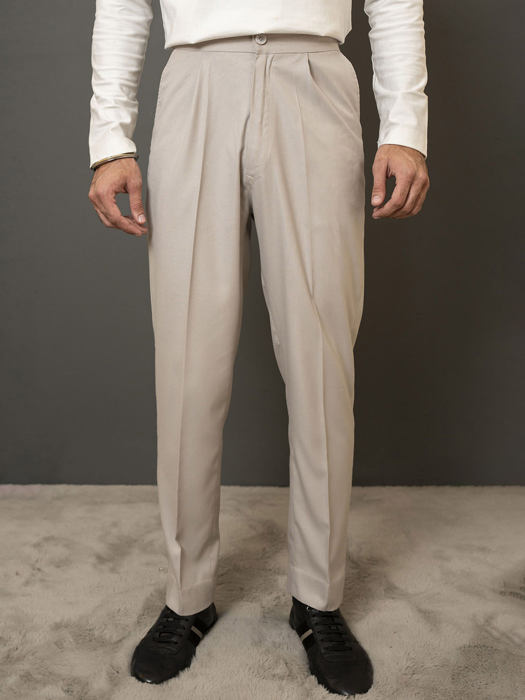 CABIN COMFY Men Tailored Tapered Fit Easy Wash Pleated Trousers