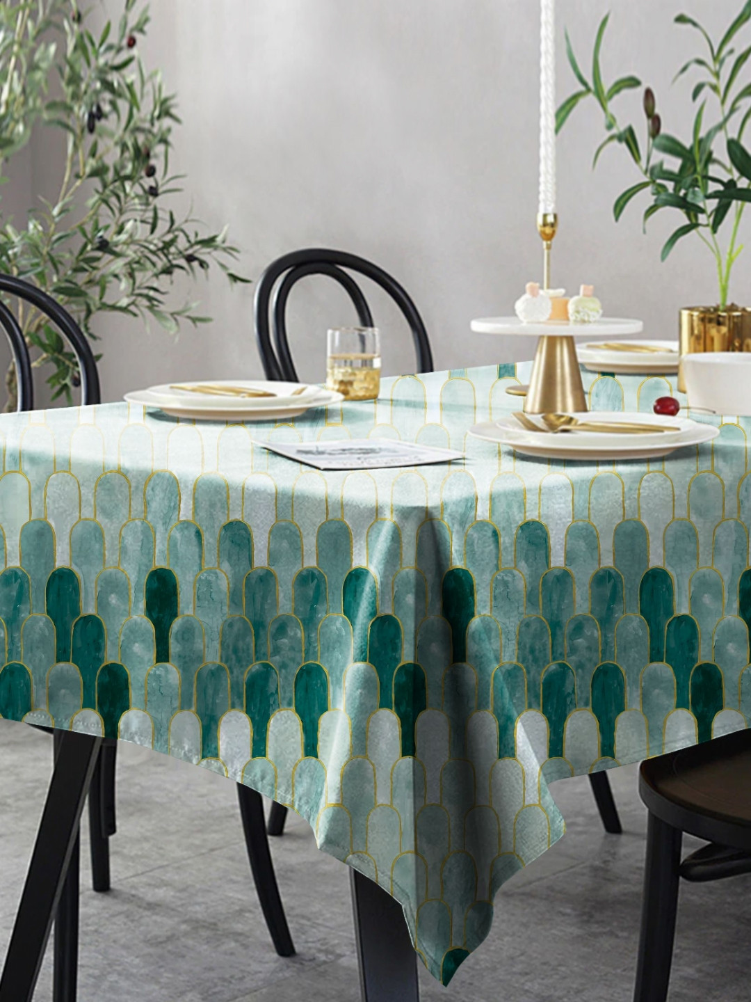 CASABLEU Premium Nicobar Green Geometric Printed 6-Seater Table Covers