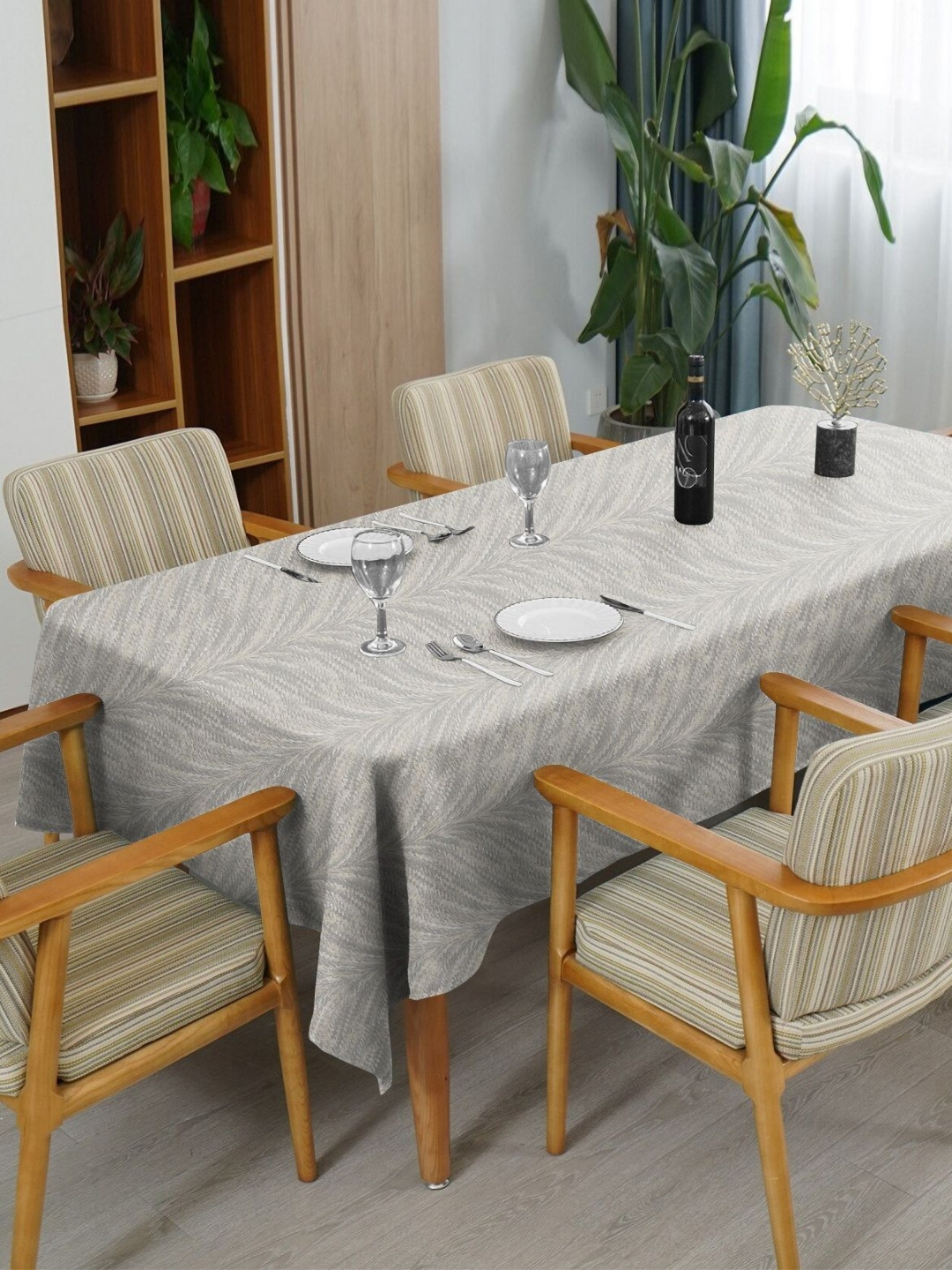 CASABLEU Premium Luxor Silver-Toned Printed Rectangle 6-Seater Table Covers