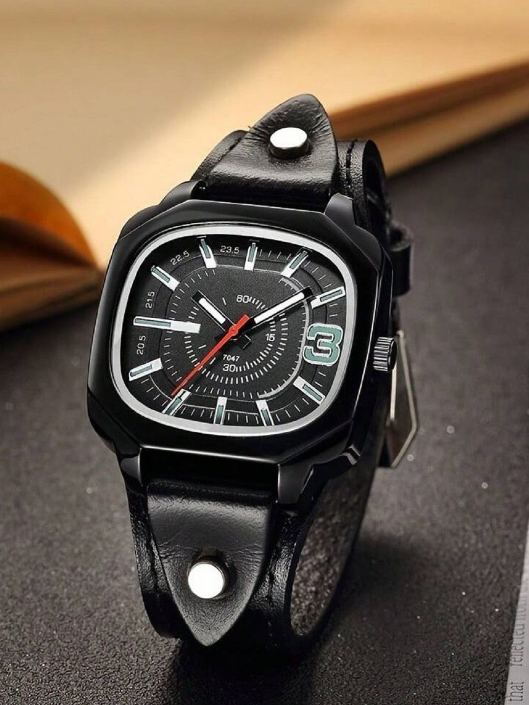 SZN Men Textured Dial & Around Straps Reset Time Analogue Watch Vintage BlackD