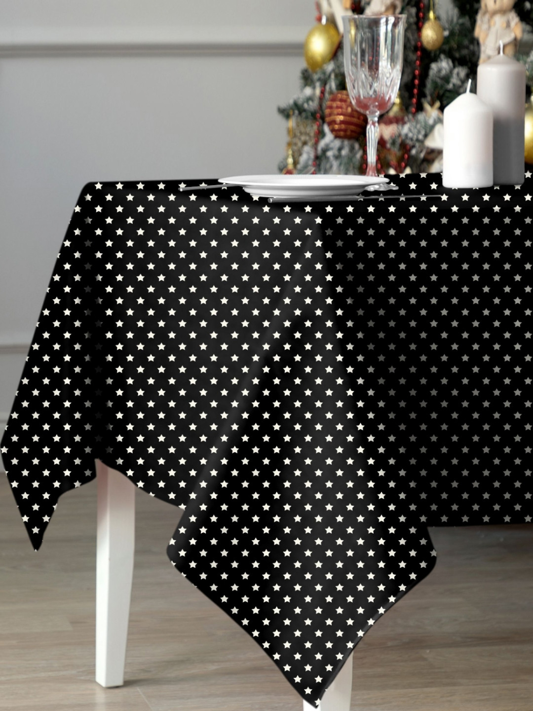 CASABLEU Black & White Star Printed 6 Seater Table Cover