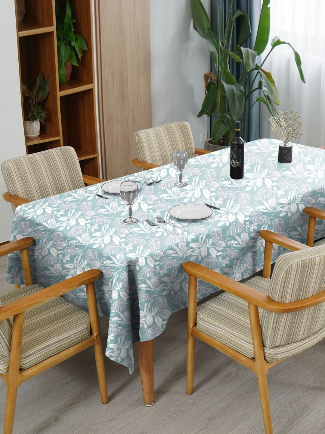CASABLEU Premium Savanna Blue Floral Printed Rectangle 6-Seater Table Covers