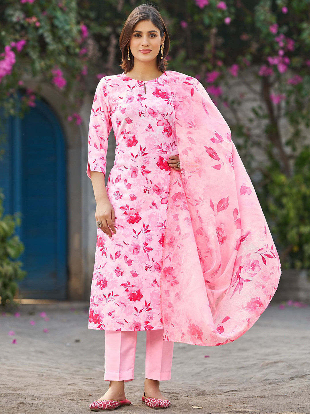 VIBE VISION Floral Printed Keyhole Neck Straight Kurta with Trousers & Dupatta
