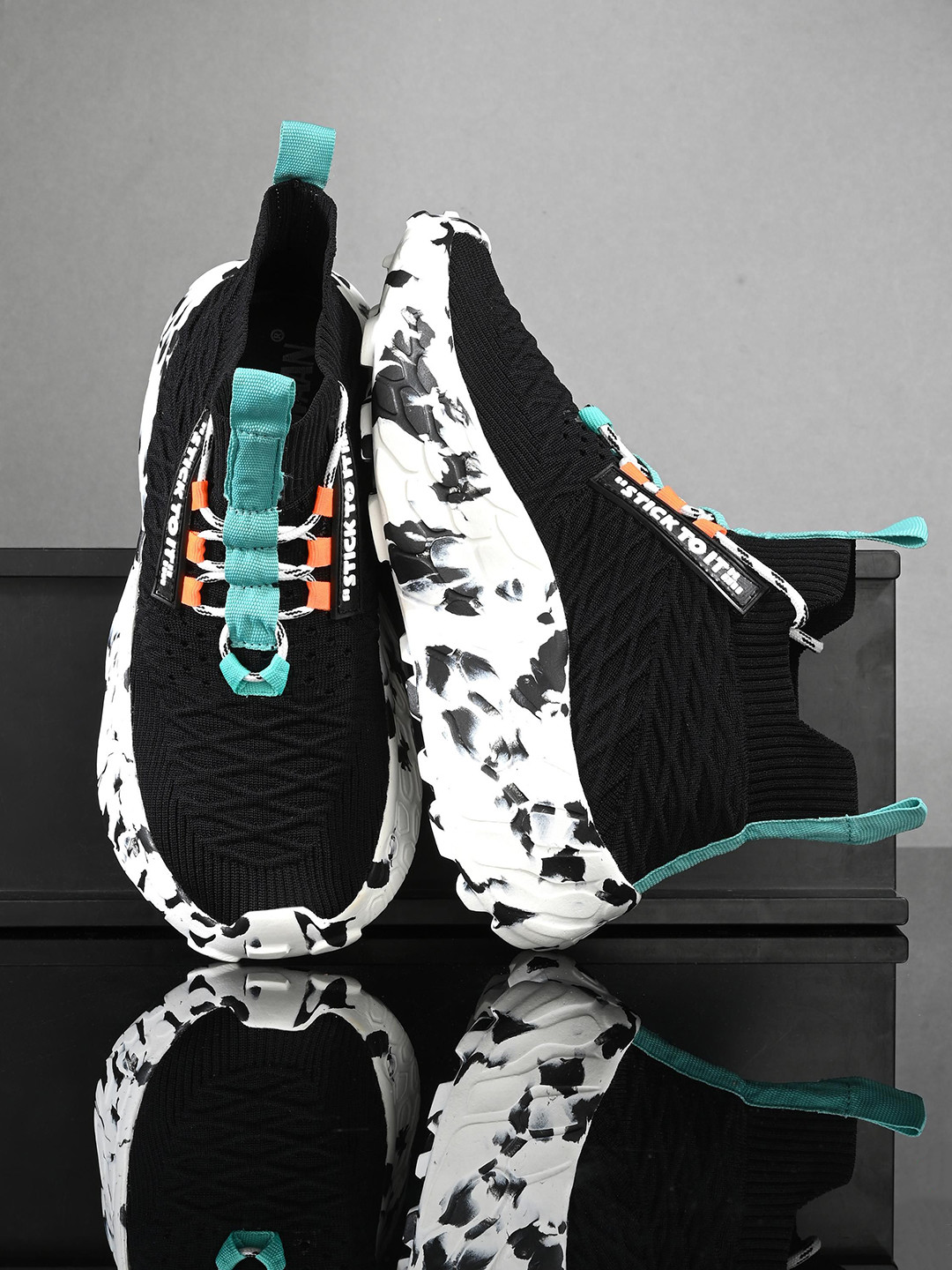 WAAN Men Printed Lace-Ups Sneakers