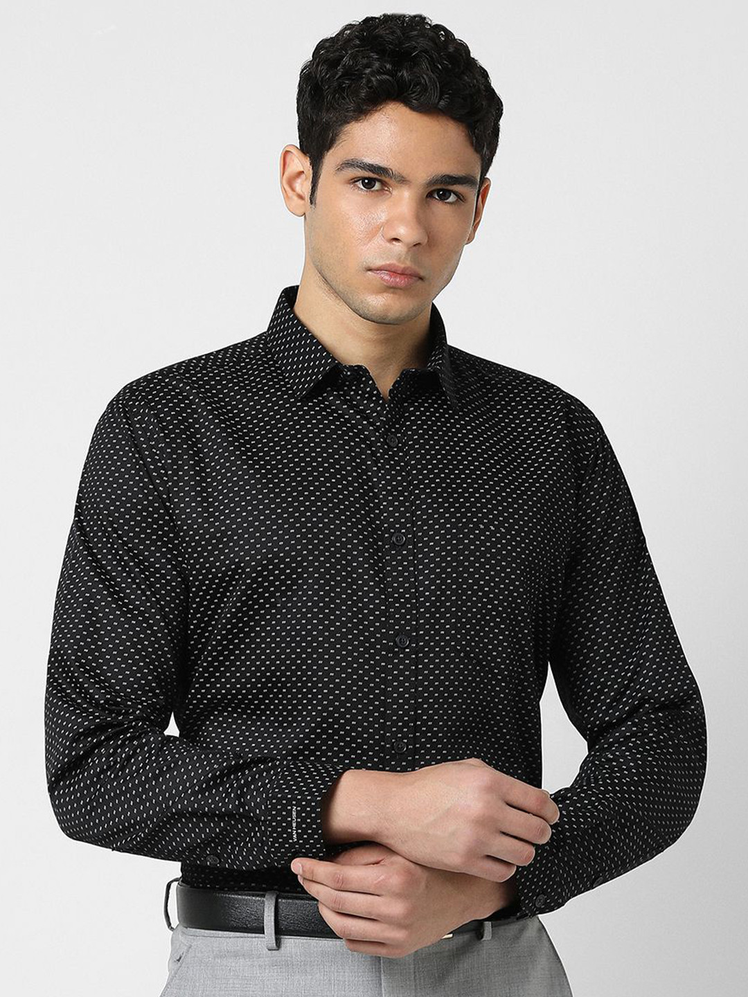 Van Heusen Men Spread Collar Micro Ditsy Printed Cotton Formal Shirt
