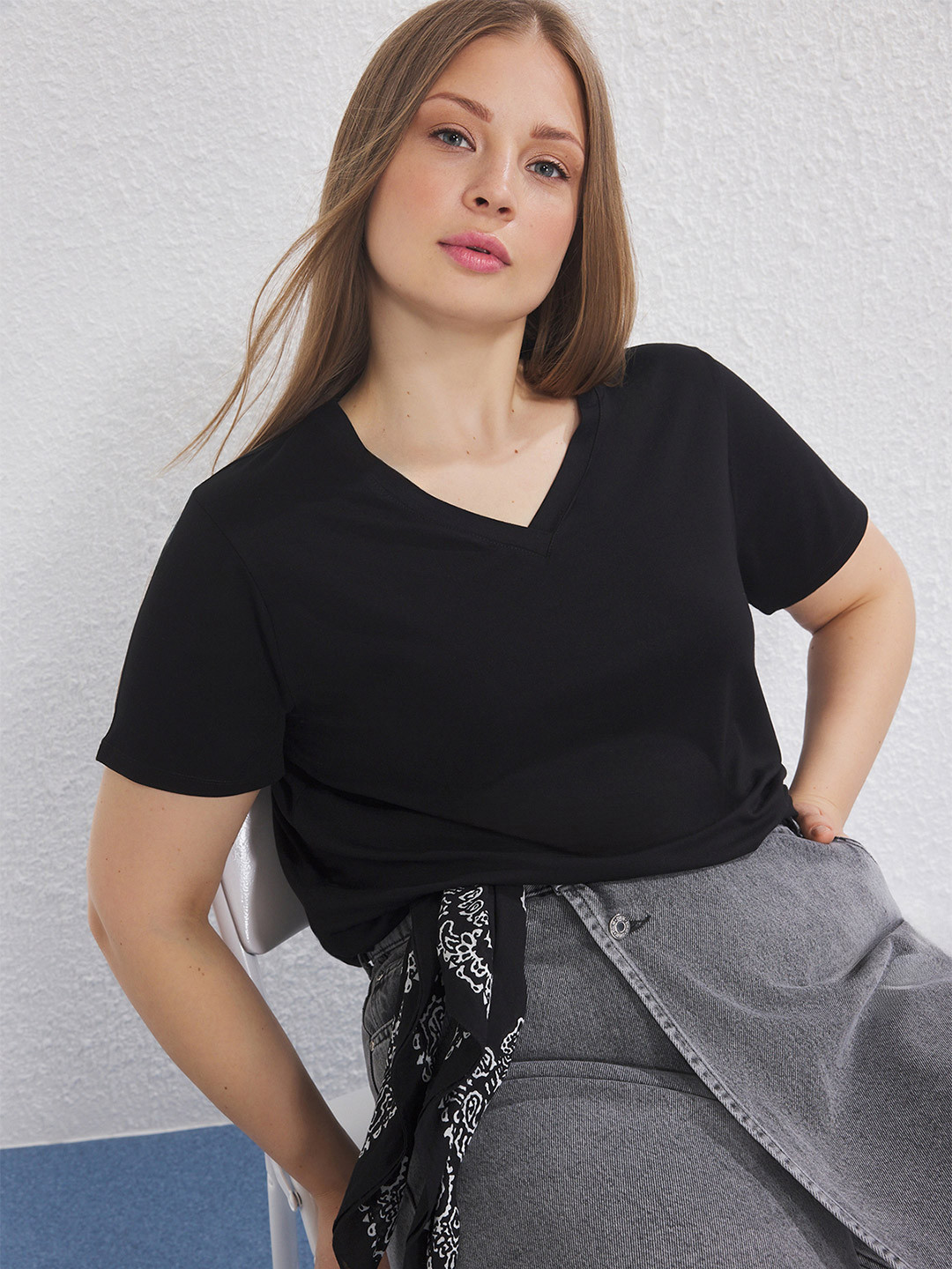 Trendyol Women Plus Size Solid V-Neck T-shirt