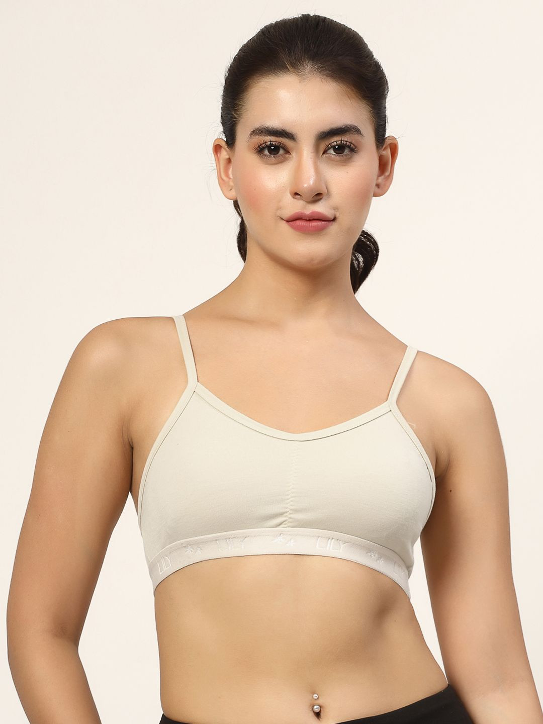 LILY Full Coverage Seamless Non Padded Sports Bra