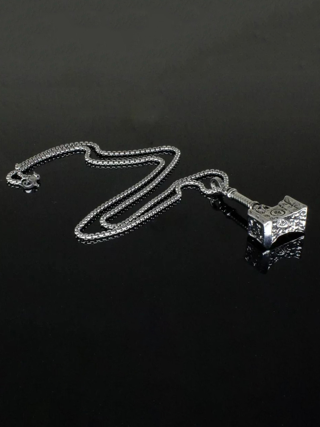 The Roadster Lifestyle Co Men Silver-Plated Thors Hammer Pendant With Chain