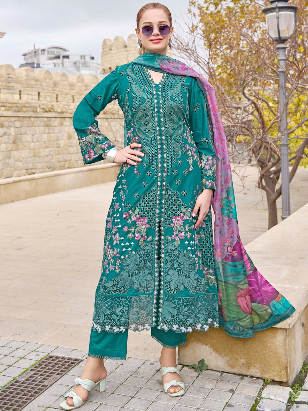 AUTUMN LANE Women Alina Cut Floral Printed Regular Pure Cotton Kurta with Trousers & With Dupatta