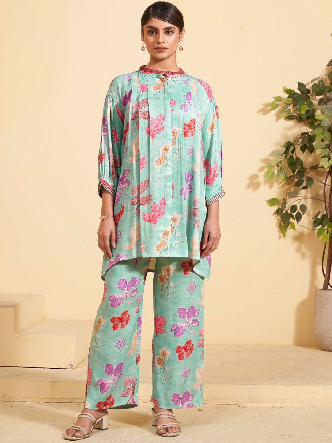 Komarri U  Printed Three-Quarter Sleeves Tunic With Trouser