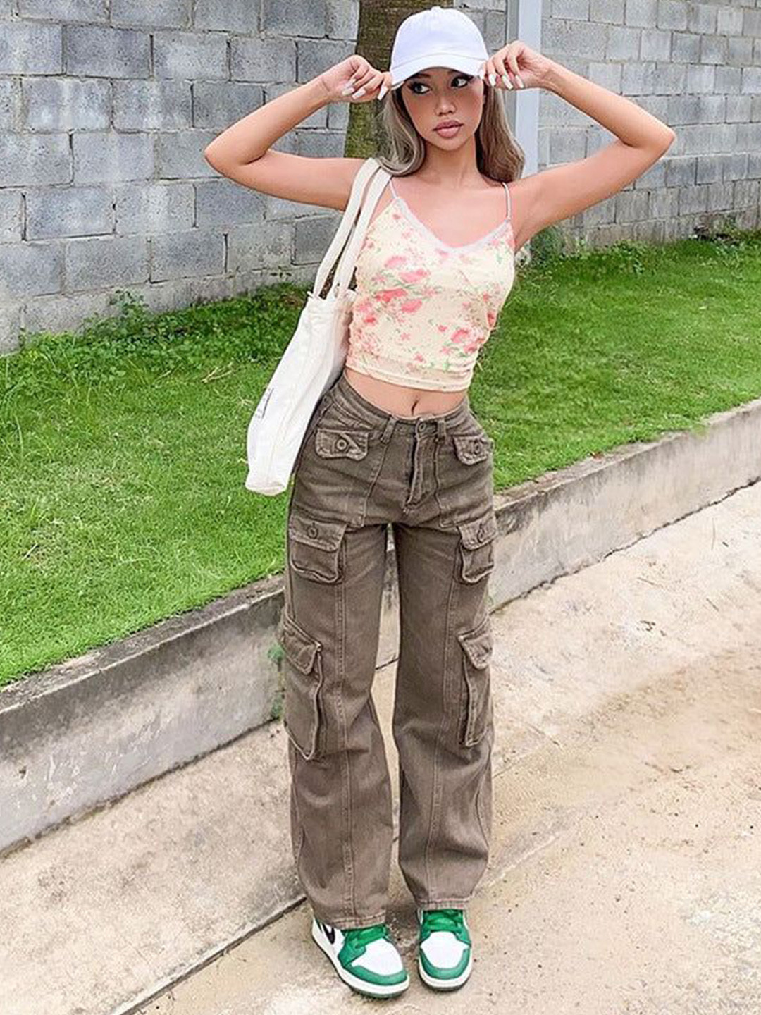 Outzidr Printed Cami With Lace Detailing