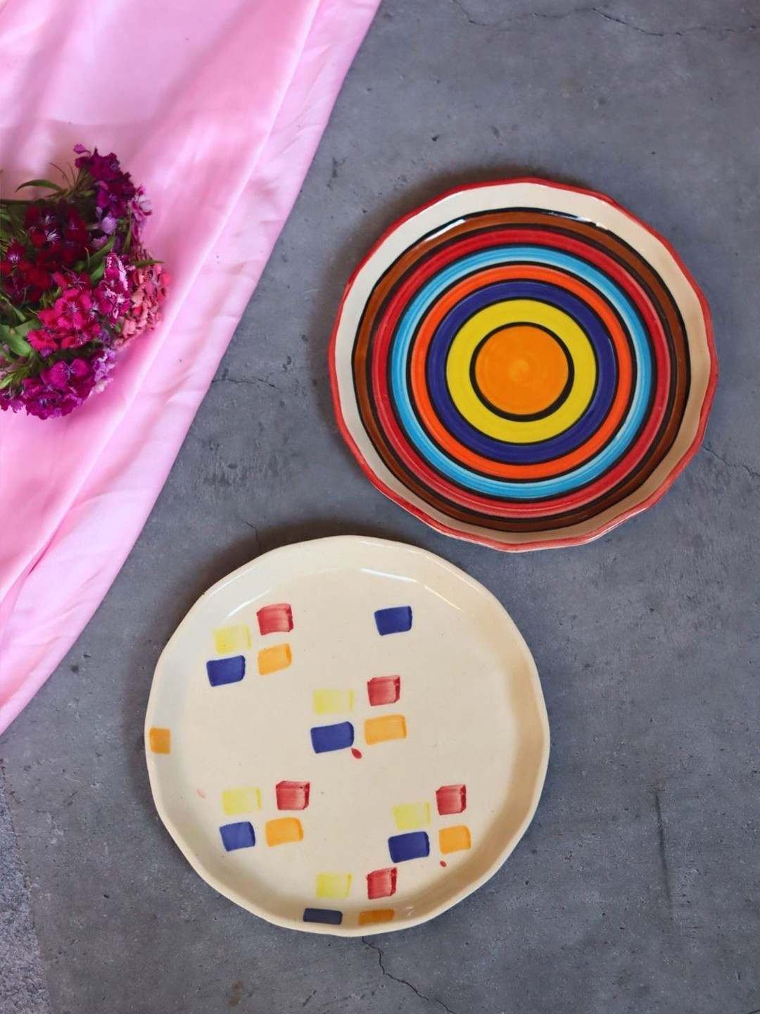 WEAVING HOMES Cream Coloured & Red 2Pcs Rainbow swirl & Crayon Printed Ceramic Snack Plate