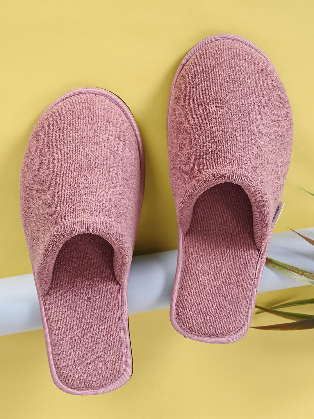 Mifuzi Women Round Toe Room Slippers