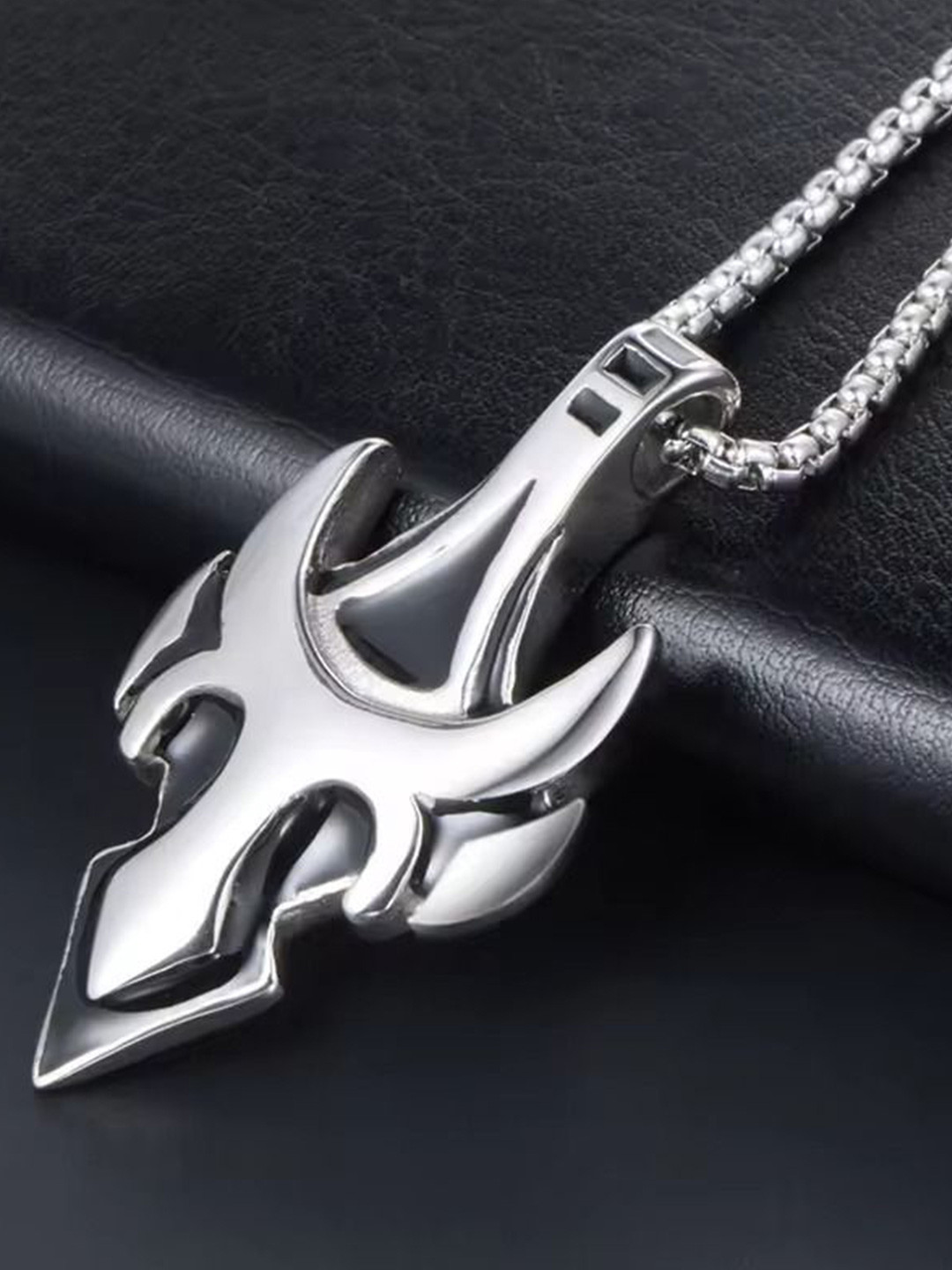 The Roadster Lifestyle Co Men Silver-Plated Titanum Pendants With Chains