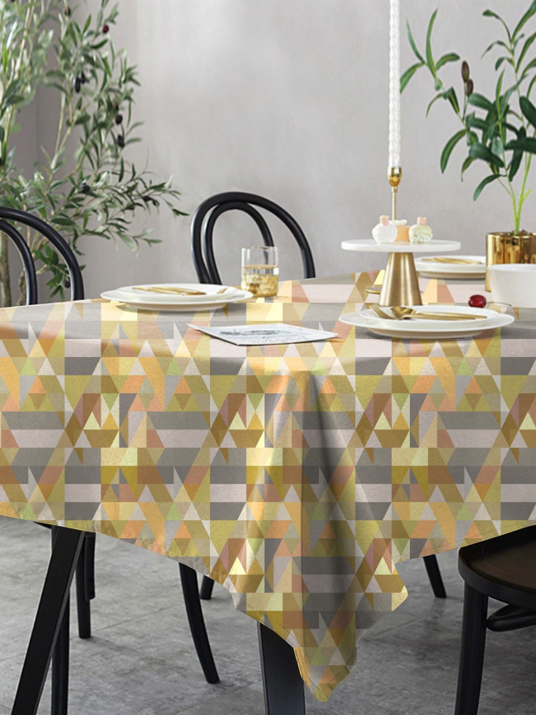 CASABLEU Premium Ruga Yellow Geometric Printed Rectangle 6-Seater Table Covers