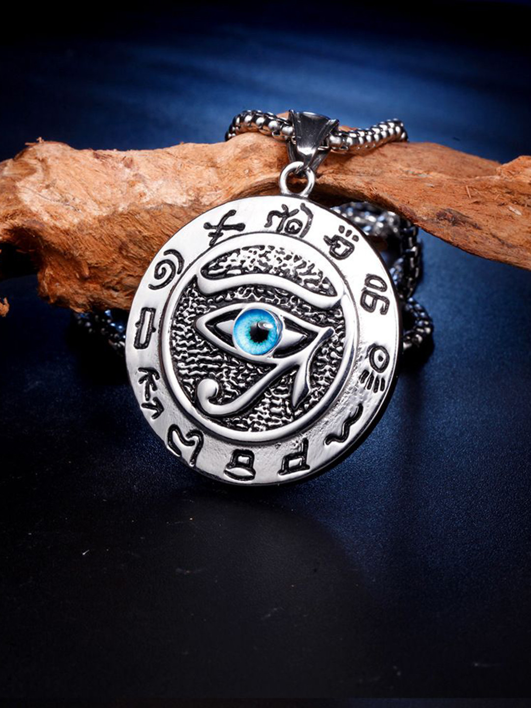 The Roadster Lifestyle Co Men Sterling Silver-Plated Eye Of Horus Eagle Pendant With Chain