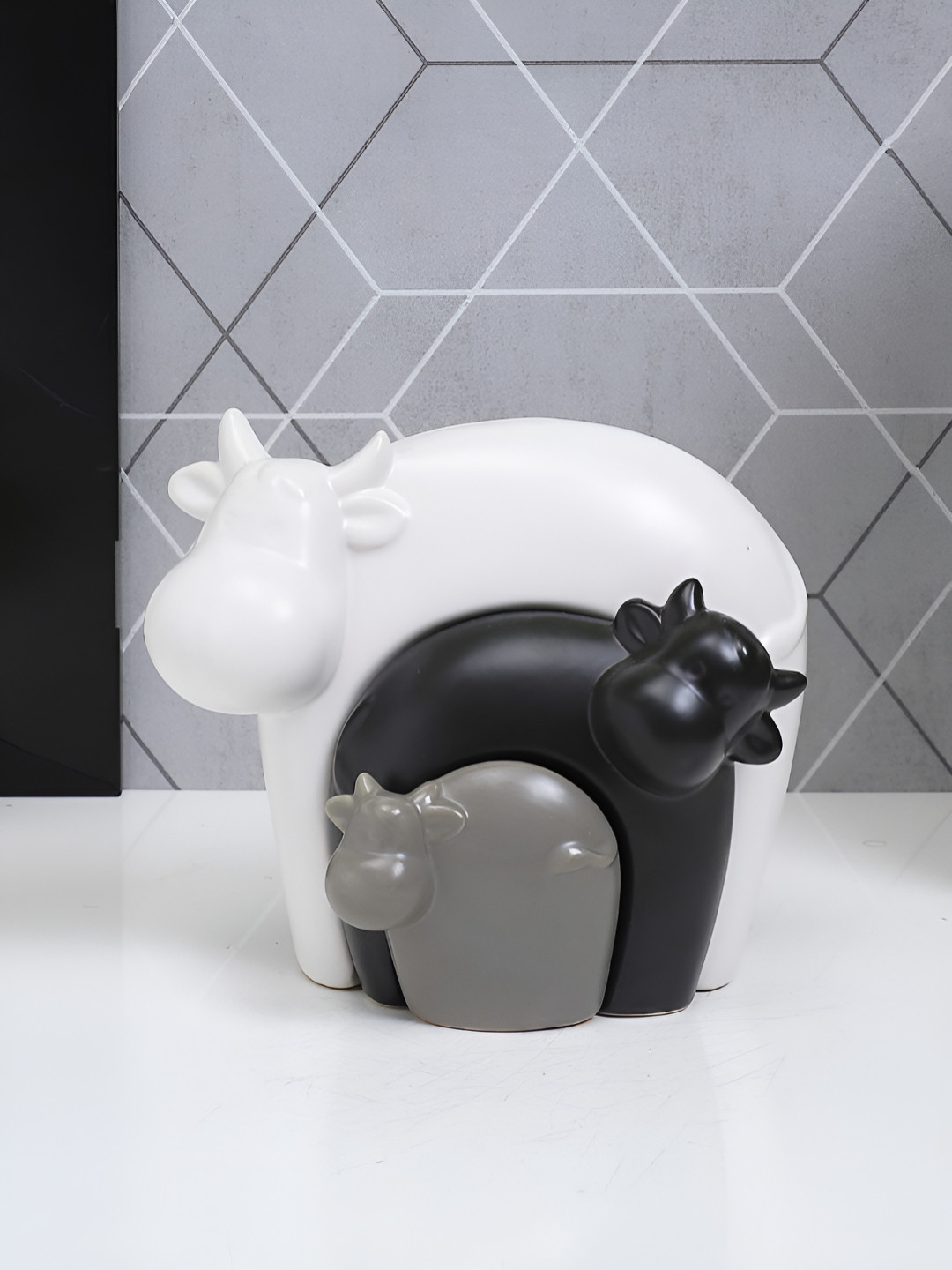 TAYHAA Triumph Bull Trio White Ceramic Matte Living Room Set of 3 Small Showpieces - 6.9 Inches