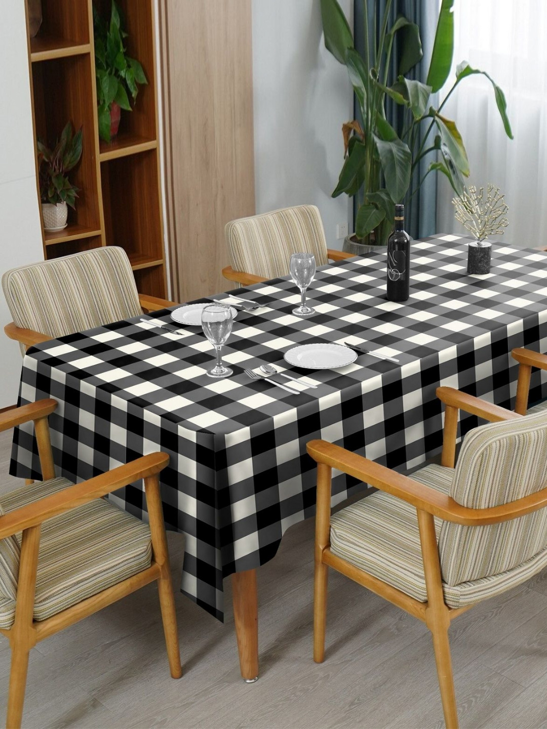 CASABLEU Premium Spring Black Geometric Printed Rectangle 6-Seater Table Covers