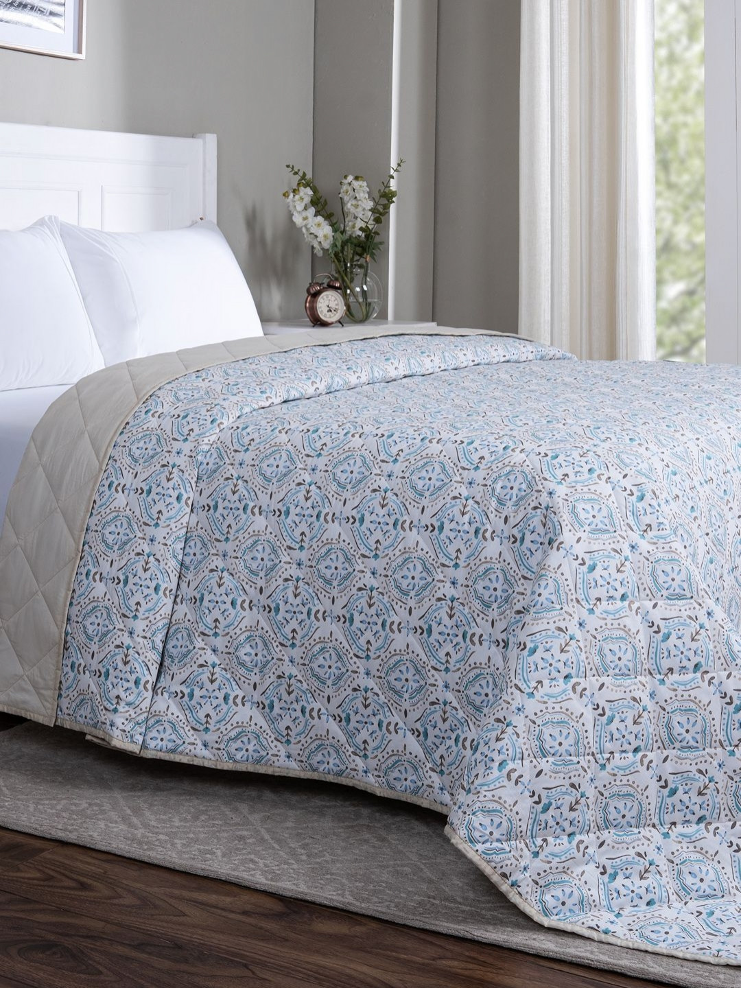 MASPAR White & Blue Floral Summer AC Room 110 GSM Cotton Double Bed Quilt & Comforter
