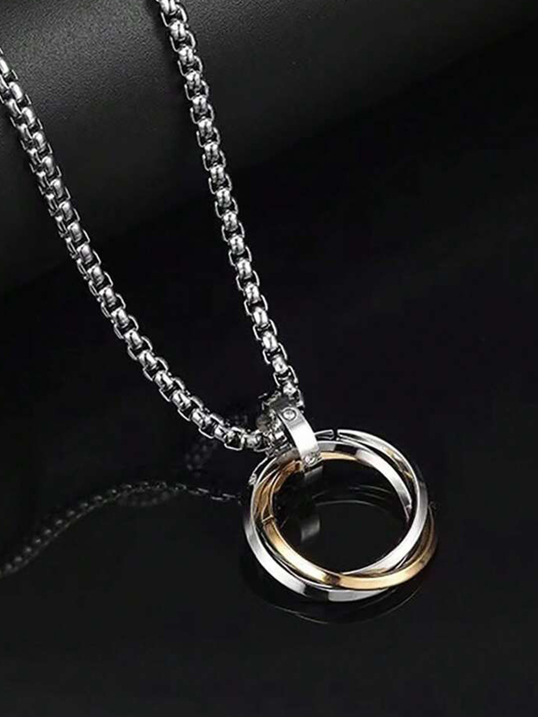 The Roadster Lifestyle Co Men Silver-Plated Three Ring Pendants With Chains
