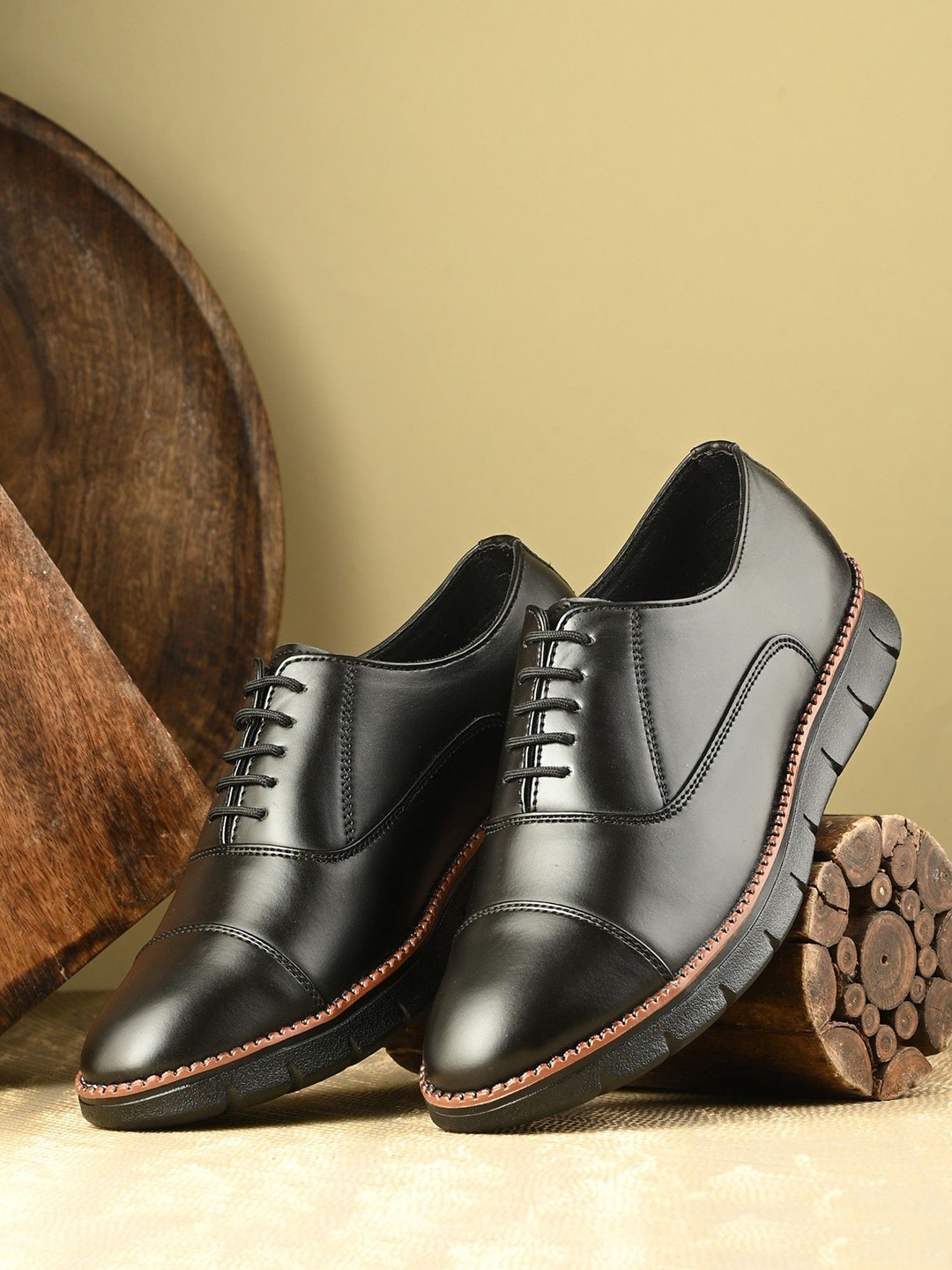 BIZZARO Men Brogues