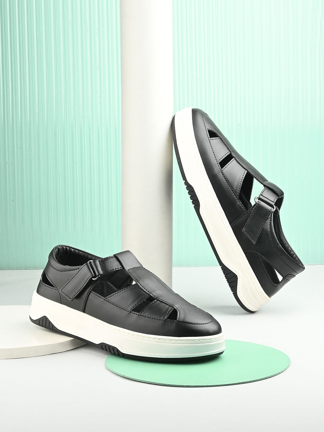 The Roadster Lifestyle Co Women Casual Gladiators