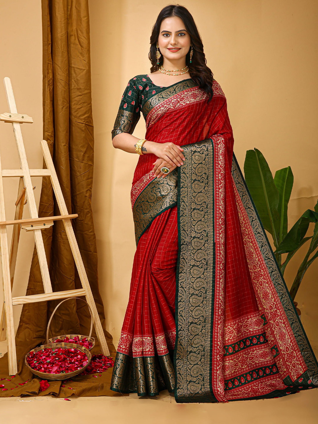 DIVASTRI Checked Woven Design Border Zari Banarasi Saree