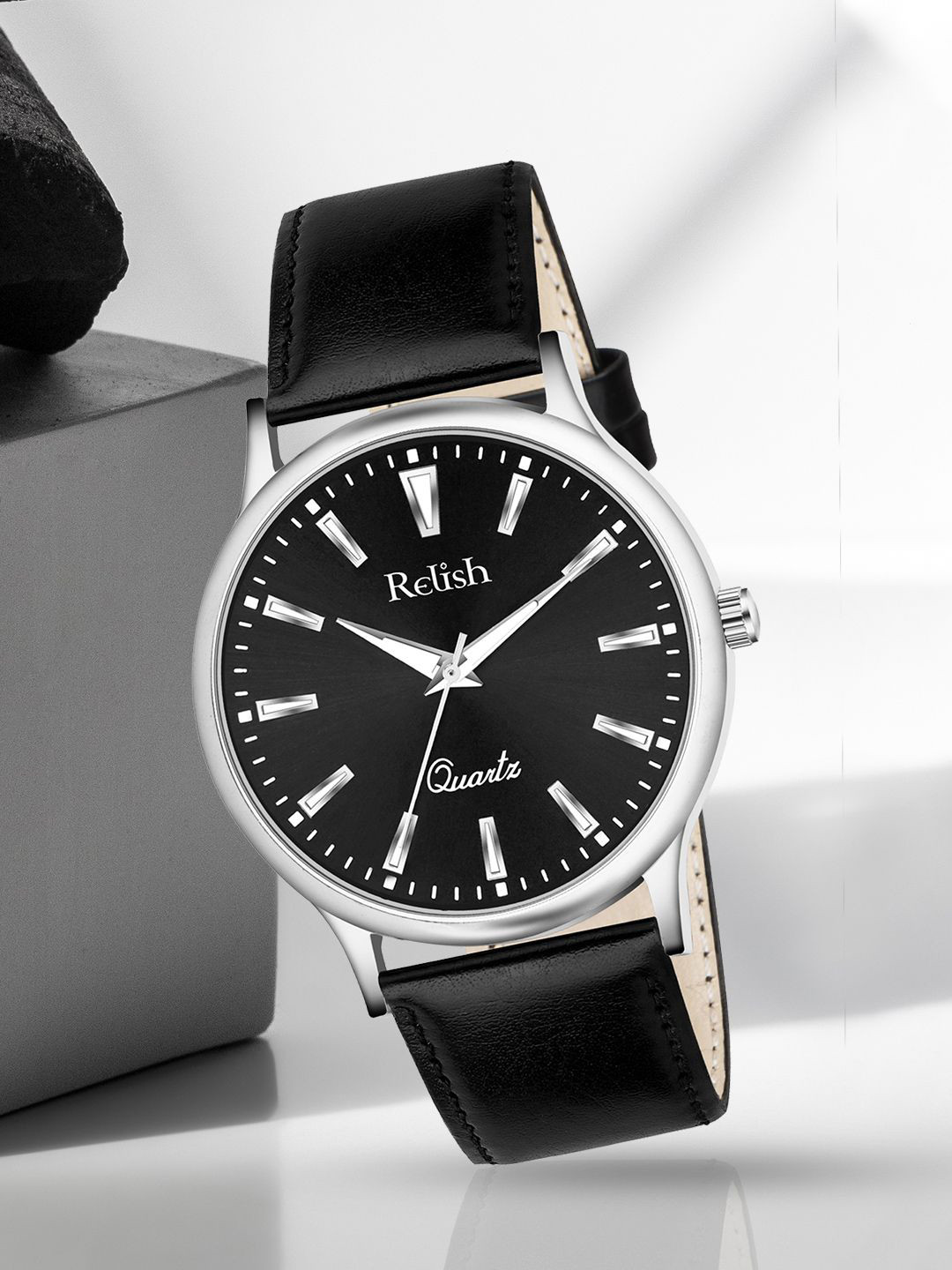 Relish Men Dial & Leather Straps Analogue Watch RE-NW2027