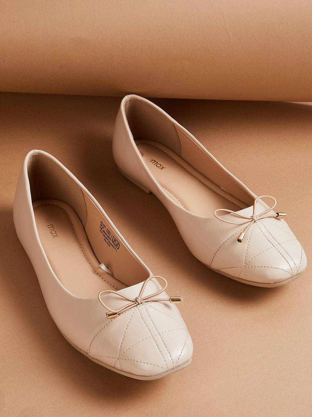 max Women Bow Detail Textured Ballerinas