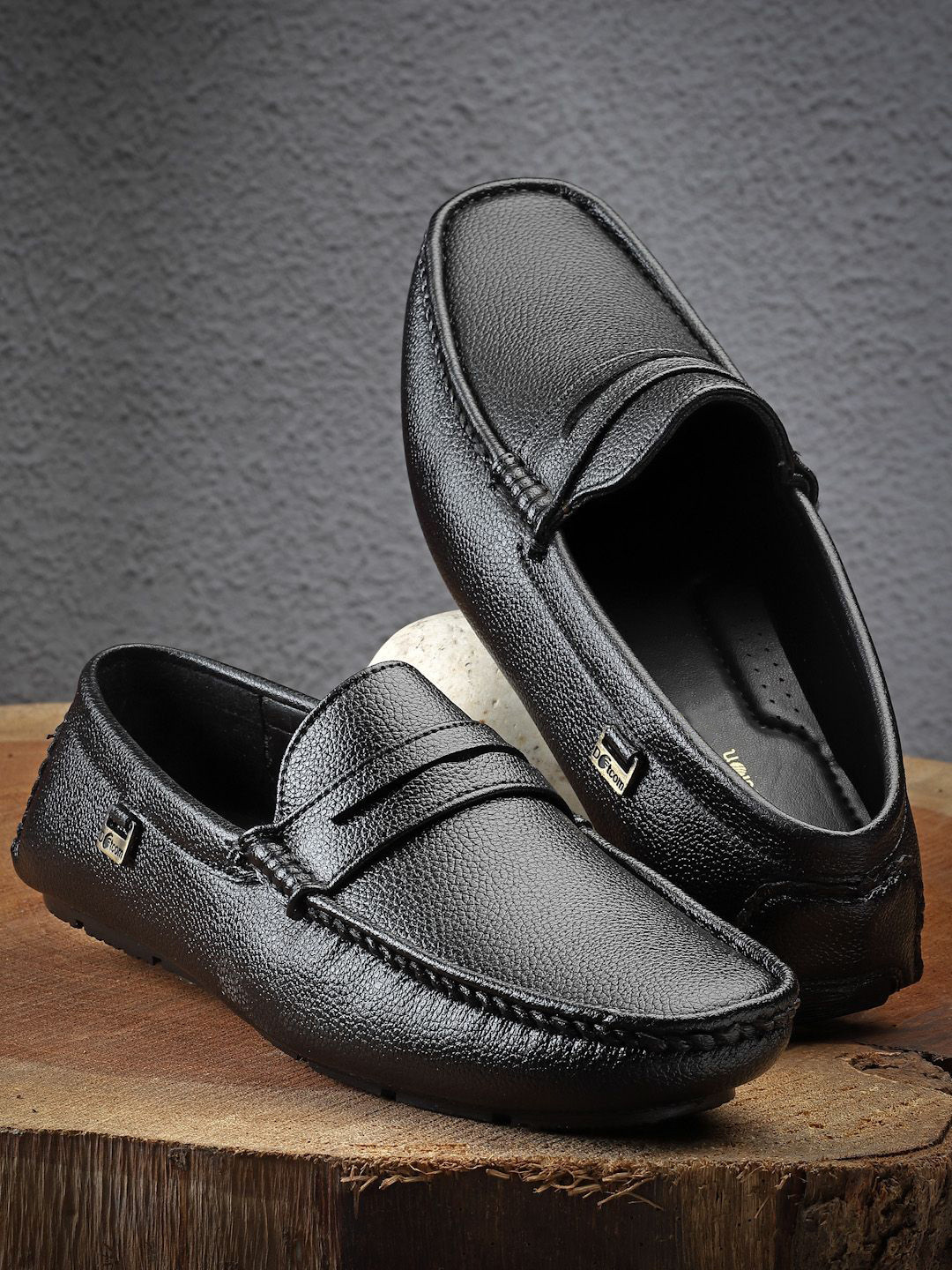 Action Men Slip-On Round Toe Loafers