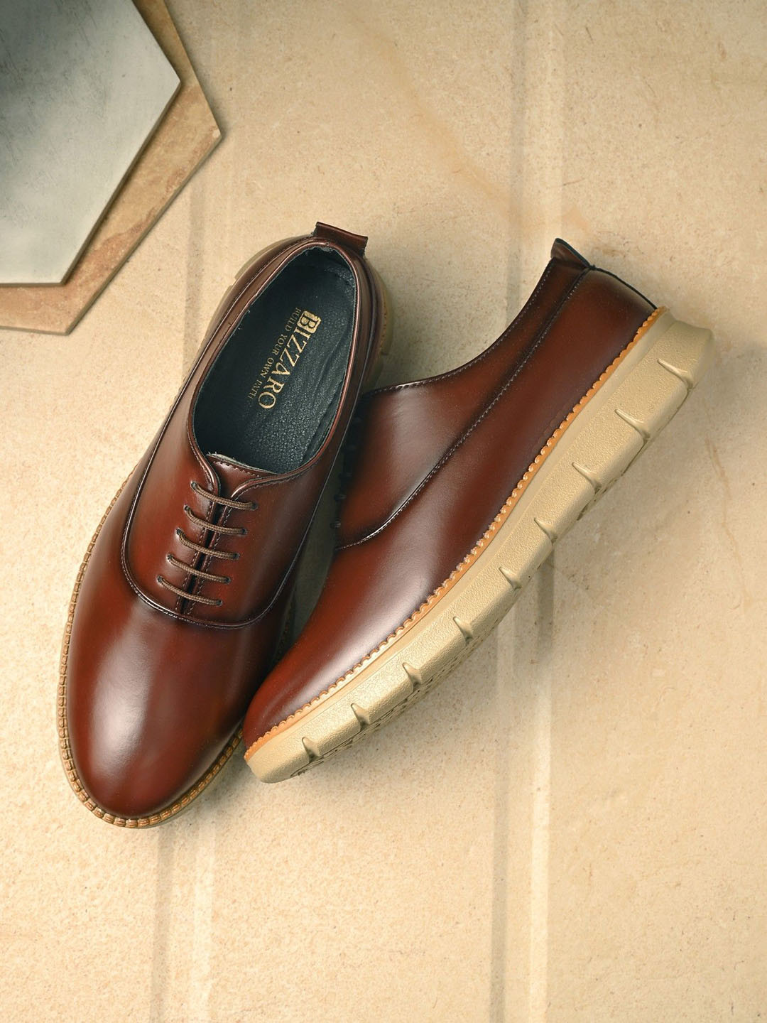 BIZZARO Men Brogues