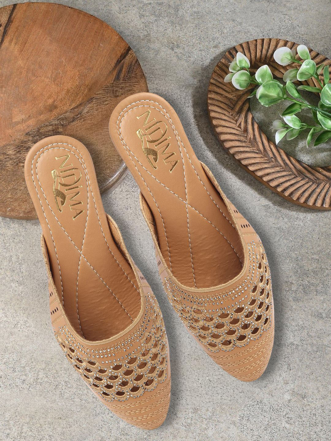 Nidima Women Embellished Ethnic Mules Flats