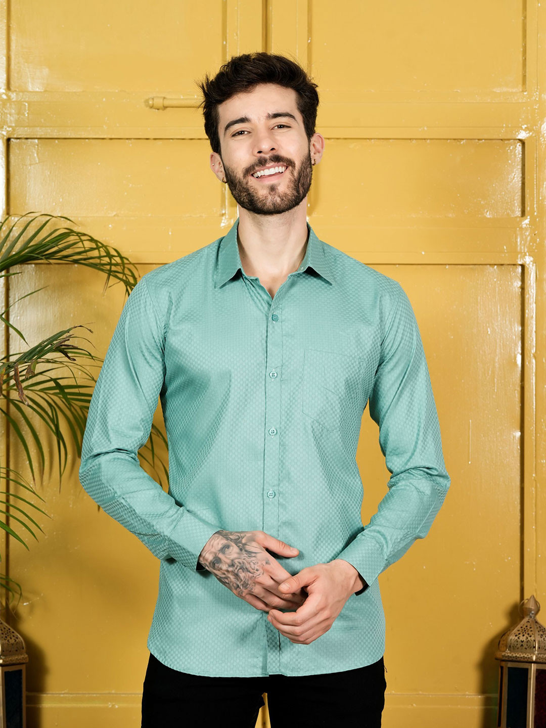 THE BEETEL HOUSE Men Comfort Fit Textured Spread Collar Cotton Casual Shirt