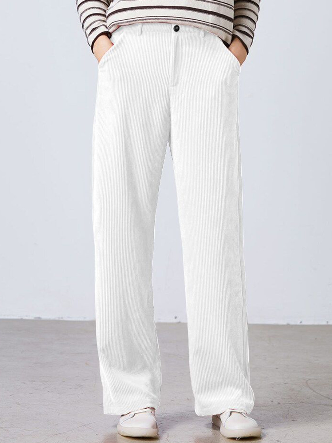 RAJOVATI Women Mid-Rise Trousers
