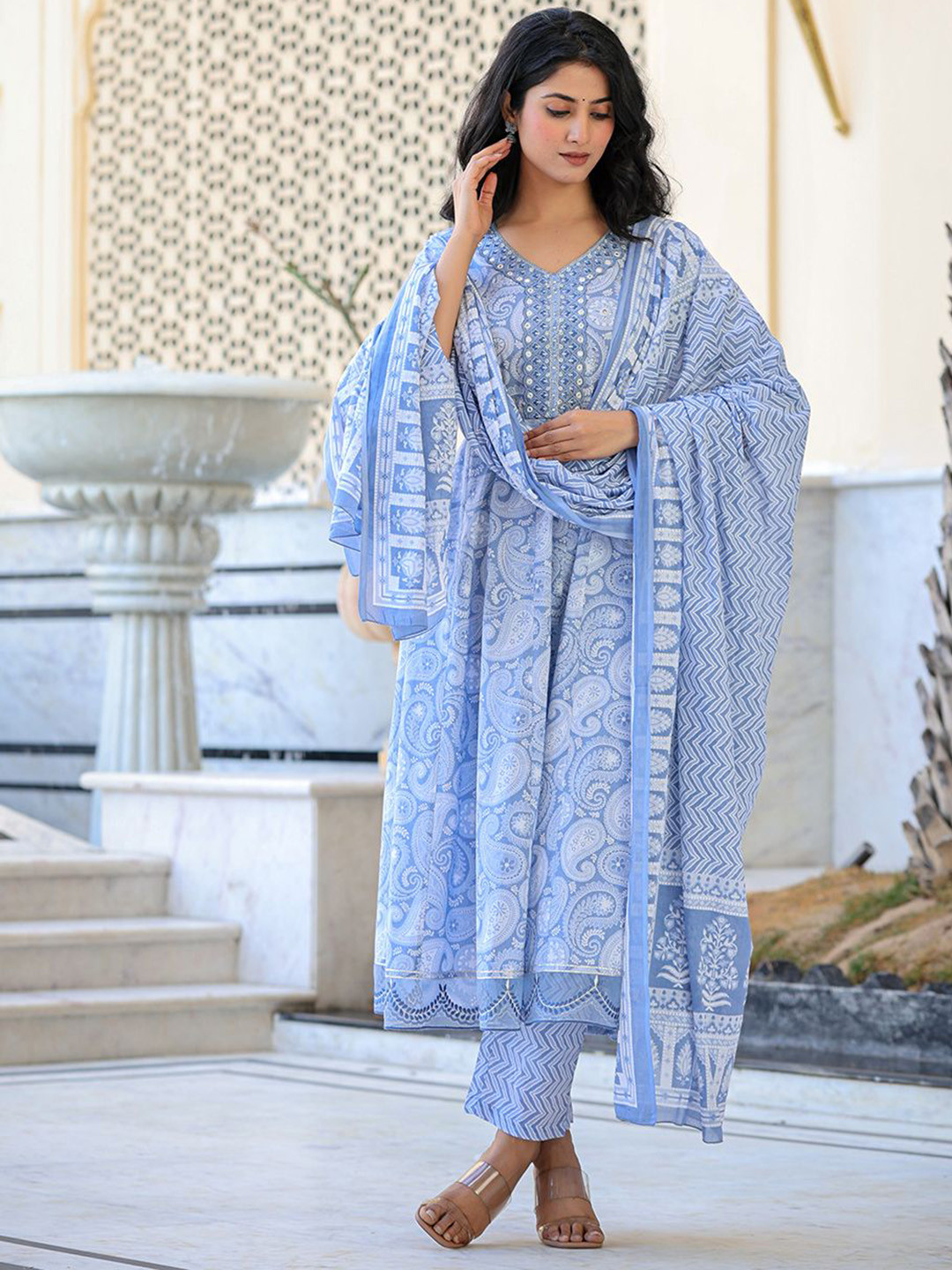 AARDRAA Women Paisley Printed Regular Pure Cotton Kurta with Trousers & With Dupatta