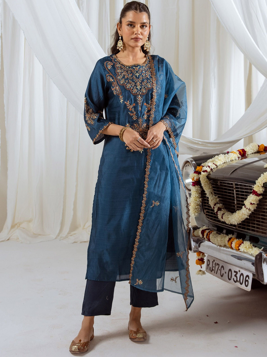KALINI Women Regular Sequinned Kurta with Trousers & With Dupatta