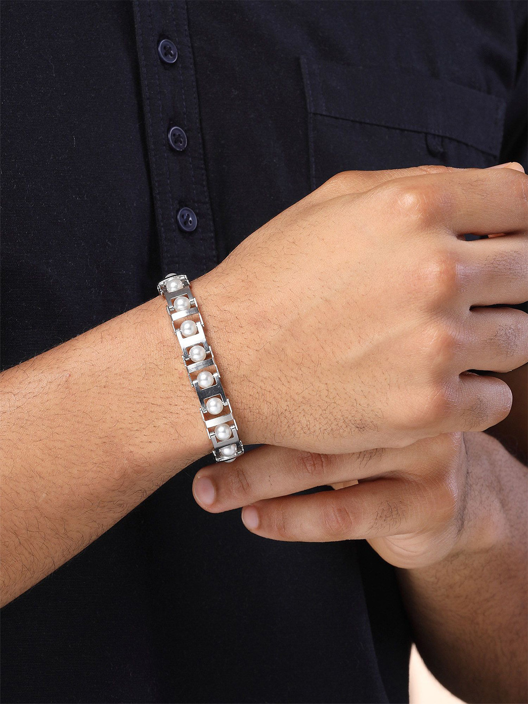 The Roadster Lifestyle Co Men Silver Plated Pearls Beaded Link Chain Bracelet