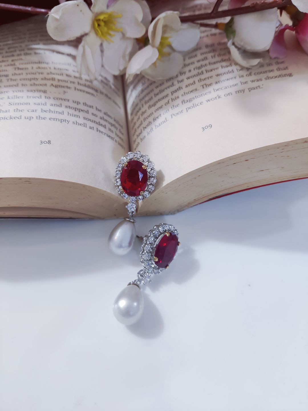 STYLE DECO Contemporary Hoop Earrings