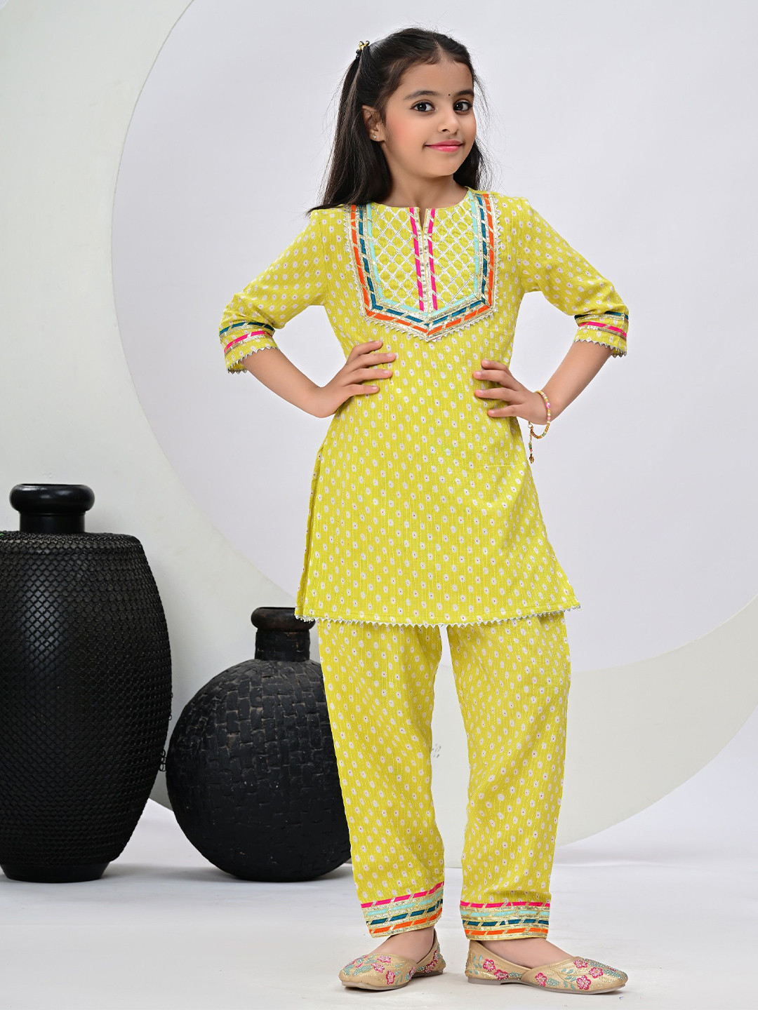 KAVISH Girls Geometric Printed Notch Neck Top With Pyjamas