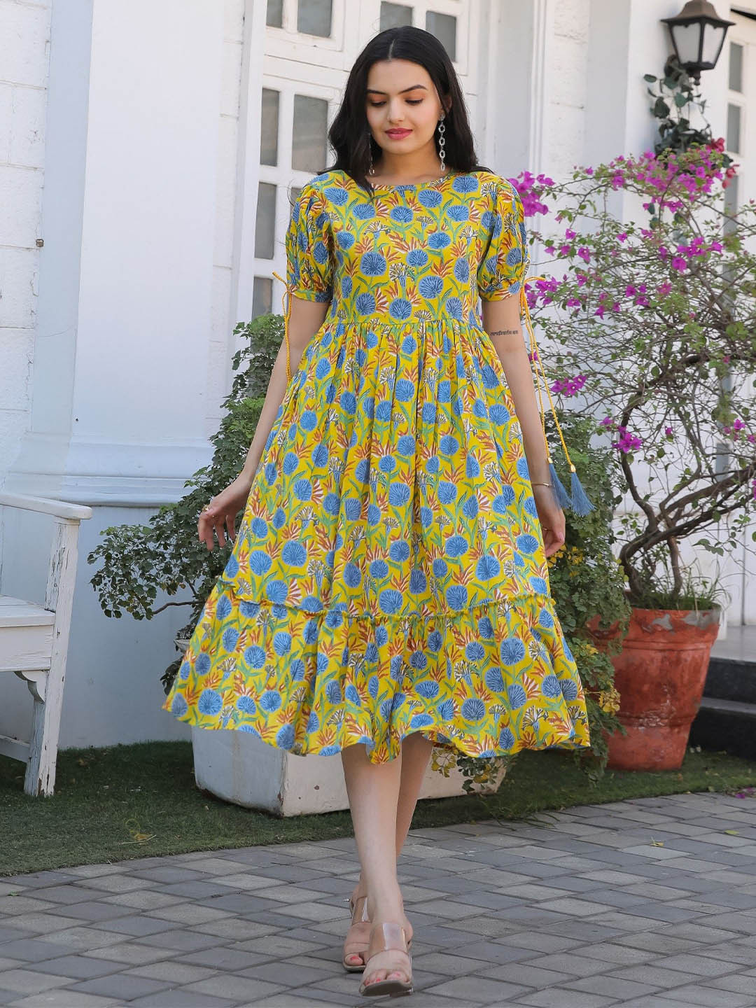 HANDSOME KING Women Floral Print Gathered or Pleated Fit & Flare Midi Dress