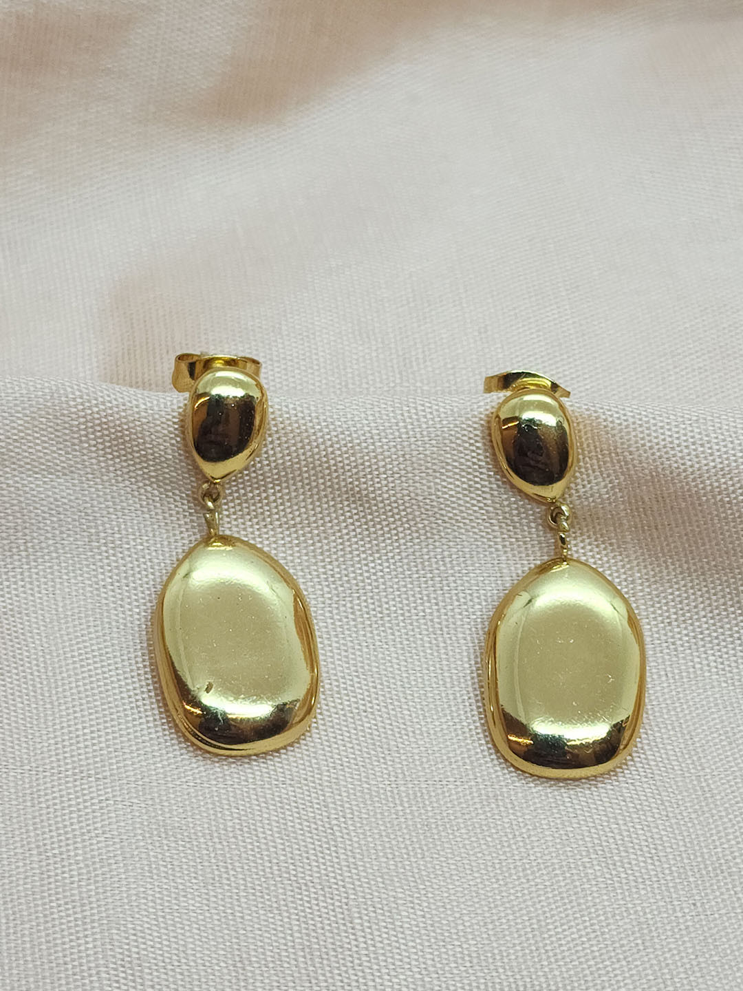 DressBerry Squoval Stainless Steel Gold-Plated Geometric Shaped Drop Earrings