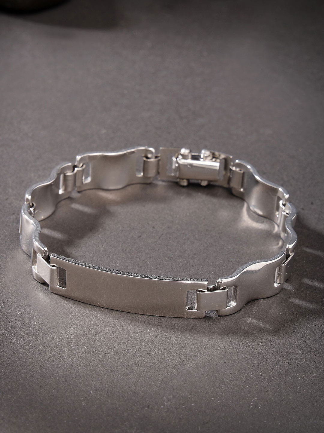 The Roadster Lifestyle Co Men Silver-Plated Link Chain Bracelet