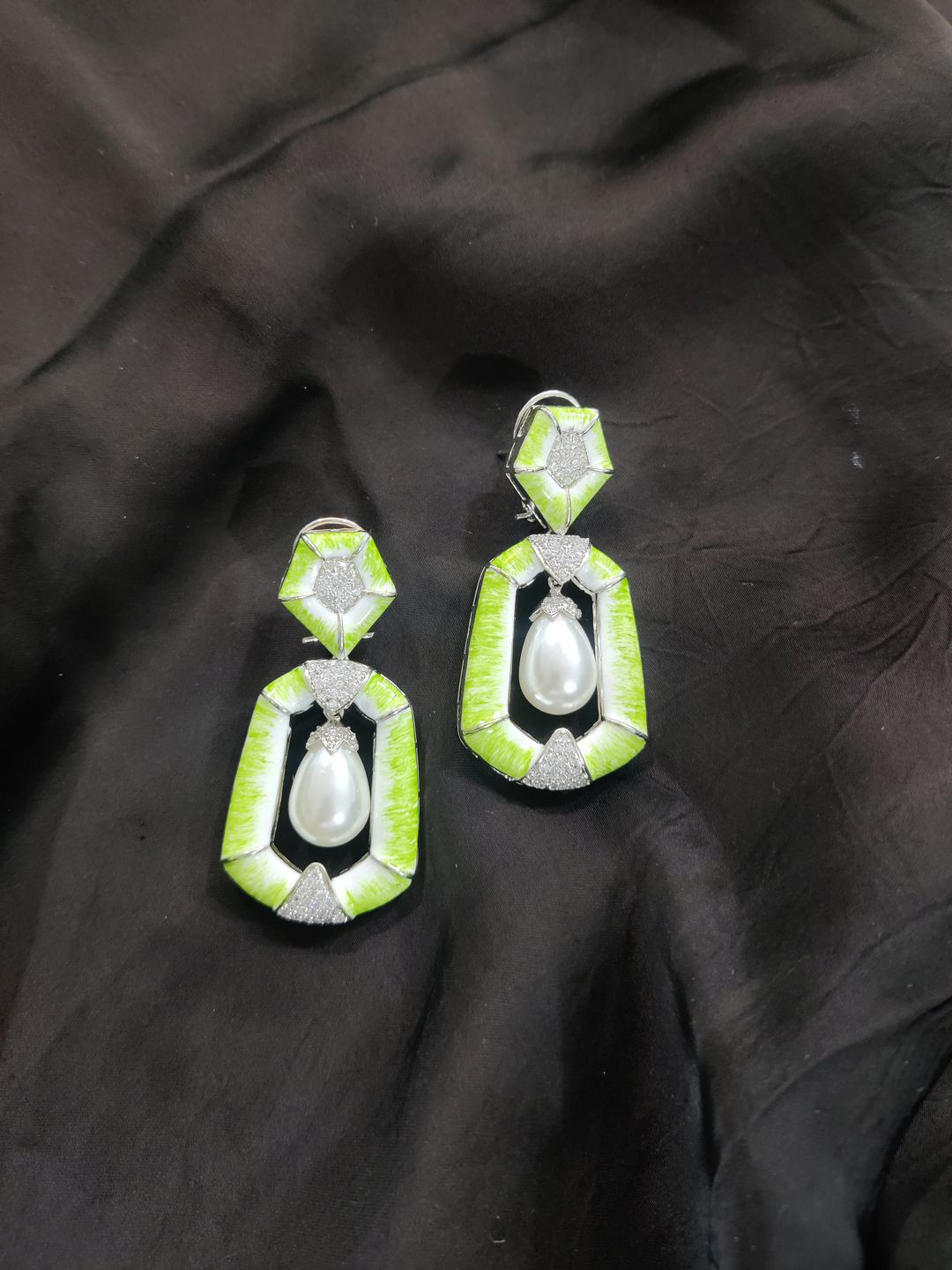 STYLE DECO Contemporary Drop Earrings