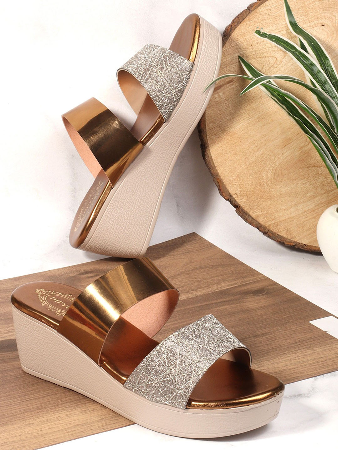 DIPYO Women Embellished Open Toe Flatform Sandals