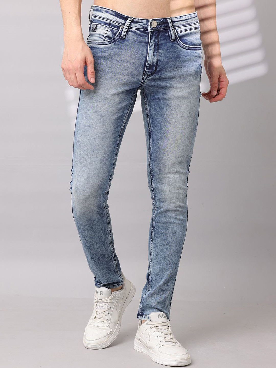 THE BEETEL HOUSE Men Faded Sharp Mid-Rise Slim Fit Clean Look Heavy Fade Trousers