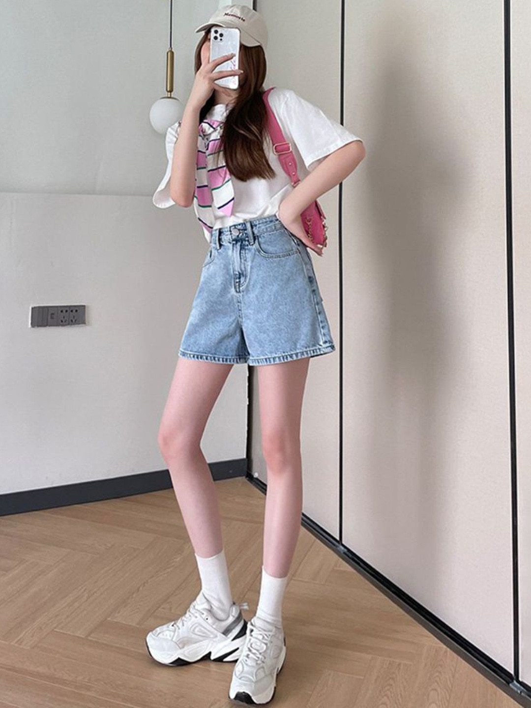 The Roadster Lifestyle Co Relaxed Fit Mid-Rise Denim Shorts