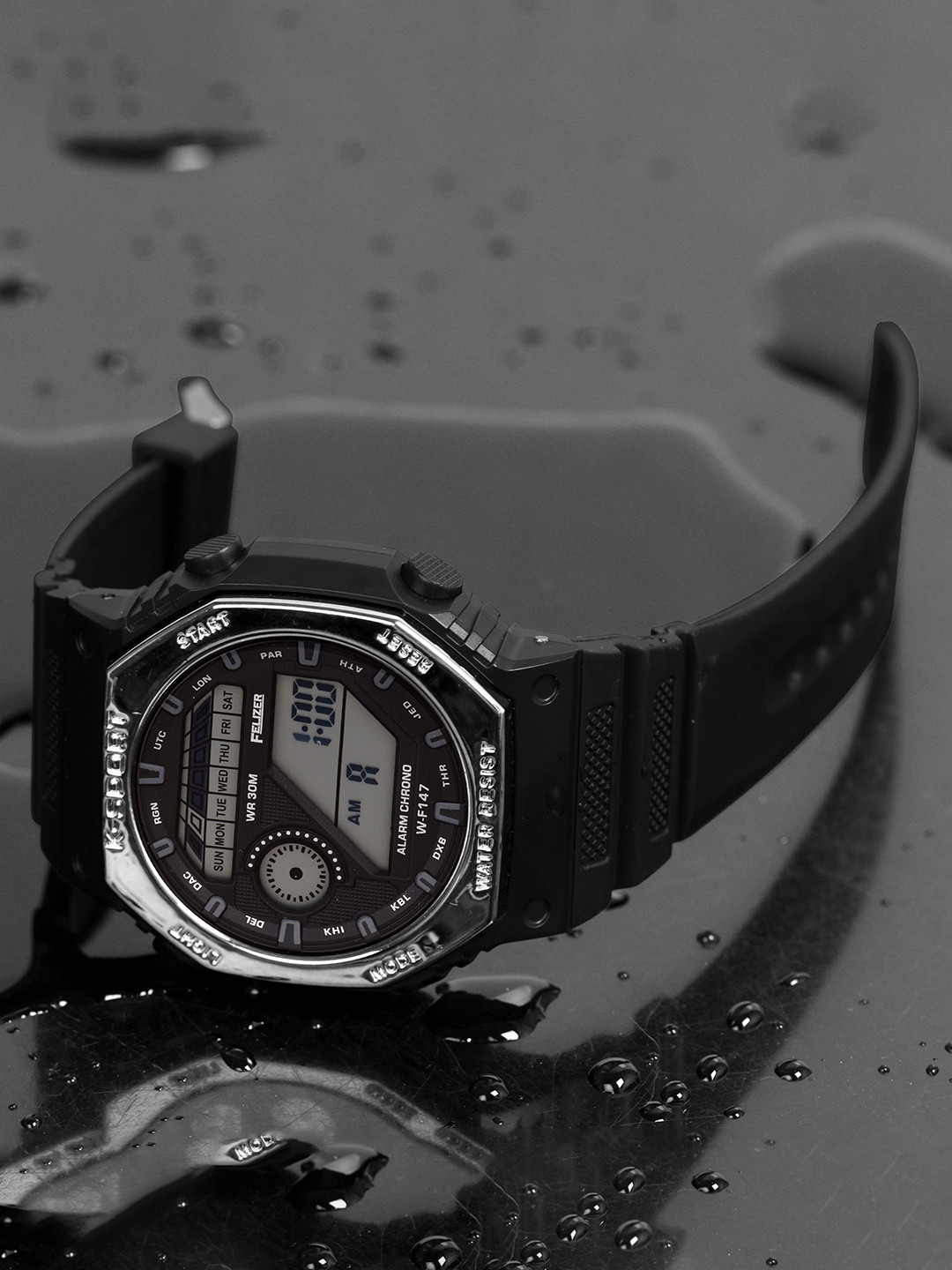 FELIZER MenTextured Straps Analogue Watch F147-LSKA-SilvrBlk