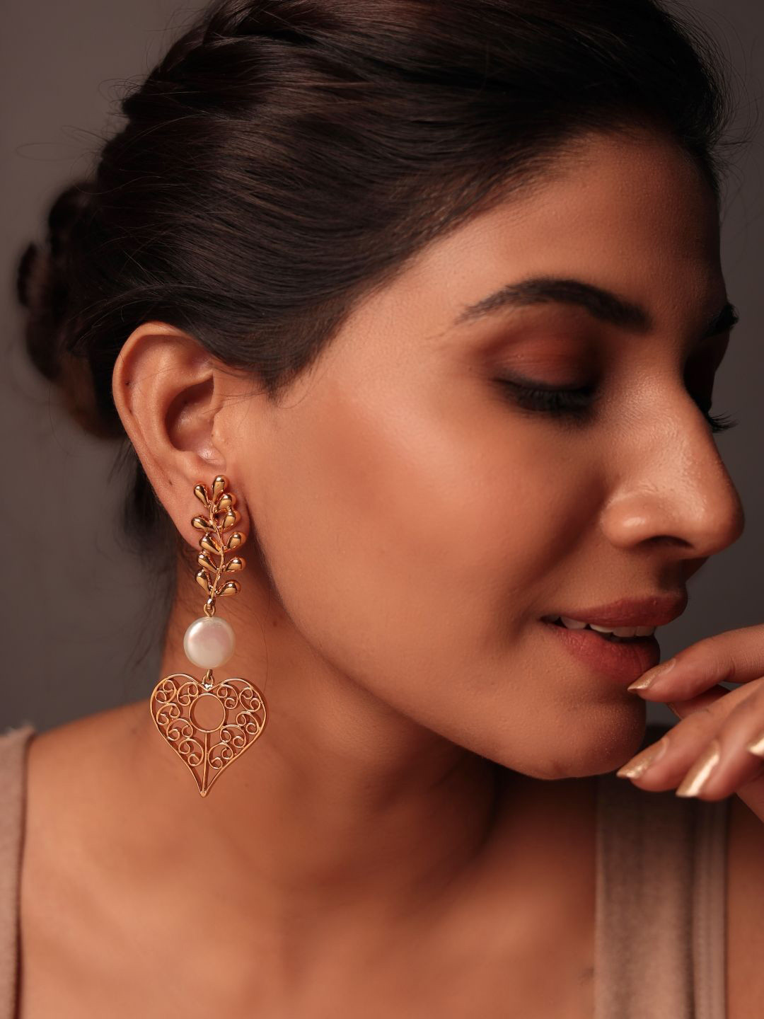 Mokshali Jewelry Qaasid-Ae-Uns 22KT Gold-Plated Pearls Beaded Heart Shaped Drop Earrings